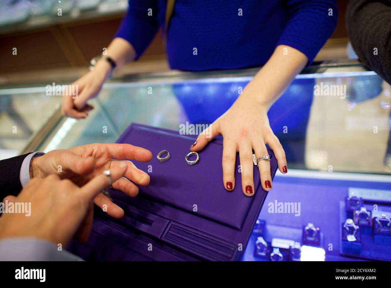 Diamond retail hires stock photography and images Alamy