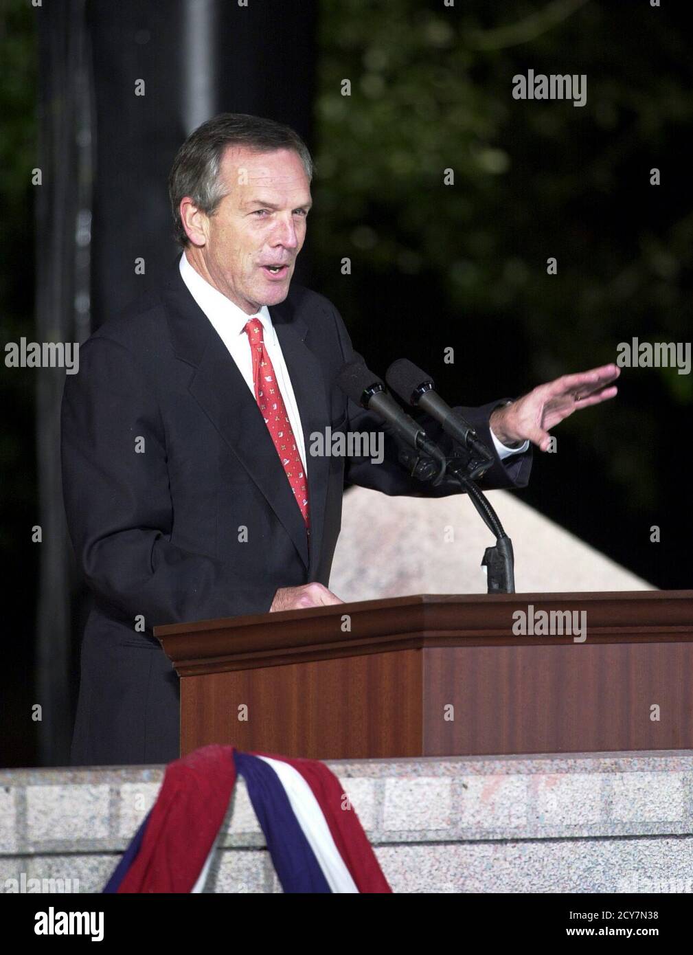 Austin, Texas 08NOV00:  Bush campaign chairman DON EVANS announces on election night that the ongoing downtown rally celebrating George W. Bush's presidential election over opponent Al Gore is over pending the counting of Florida votes in the extremely close race. Stock Photo
