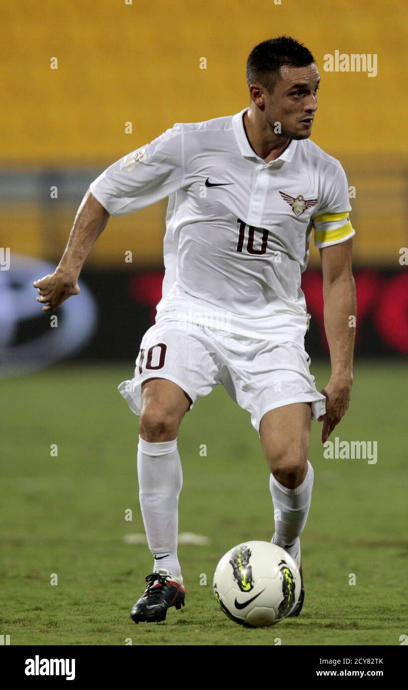 Aljaish S Karim Ziani Of Algeria Controls The Ball Against Lekhwaiya During Their Qatar Stars League Soccer Match In Doha October 2 11 Reuters Fadi Al Assaad Qatar s Sport Soccer Stock Photo Alamy