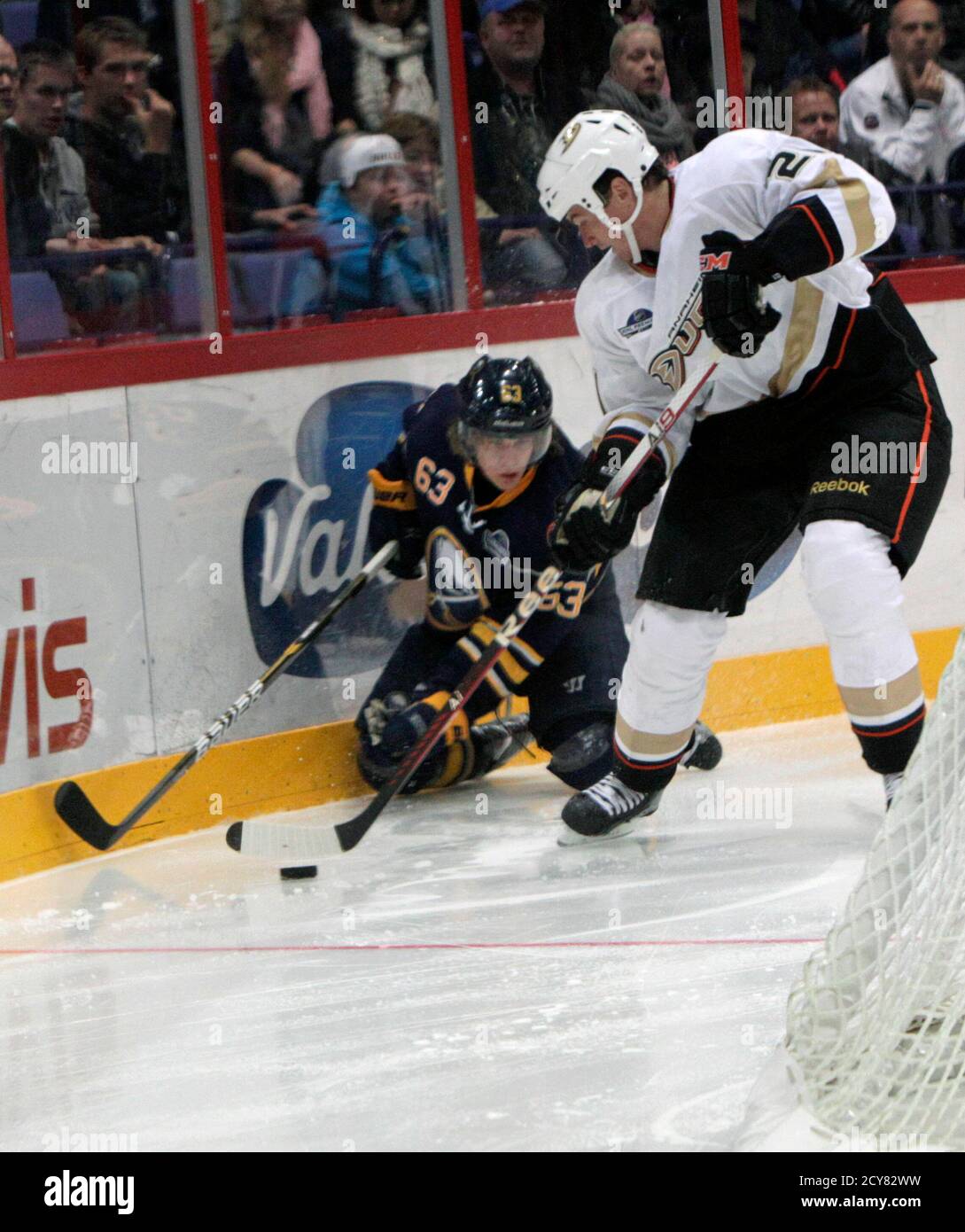 Tyler Ennis Buffalo Sabres 2013 NHL Action Photo 8x10 #2