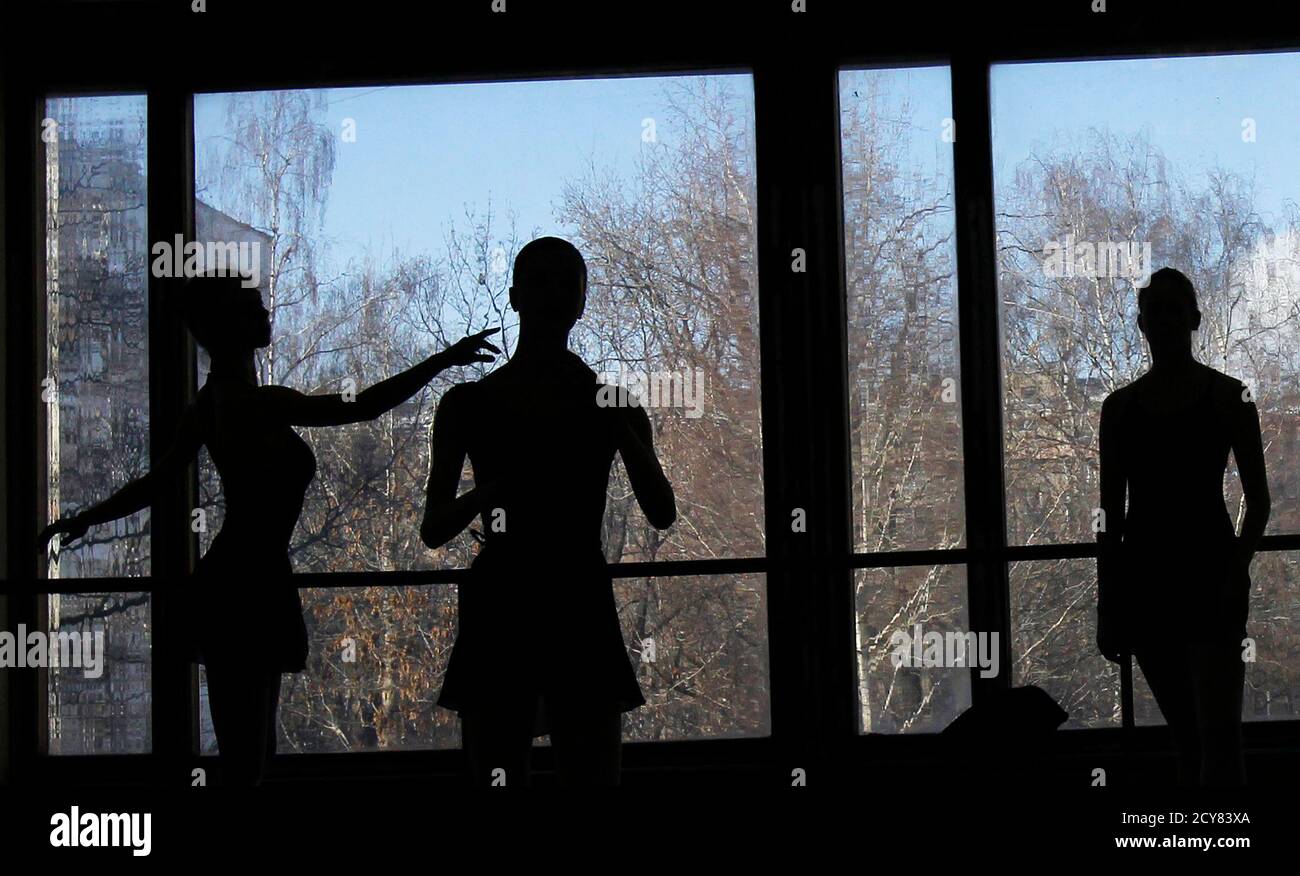 Ballerinas Take Part In A Lesson At The Bolshoi Ballet Academy In Moscow January 30 12 Russian Ballet Stars Once Defected To The West In Search Of Artistic Freedom These Days Western