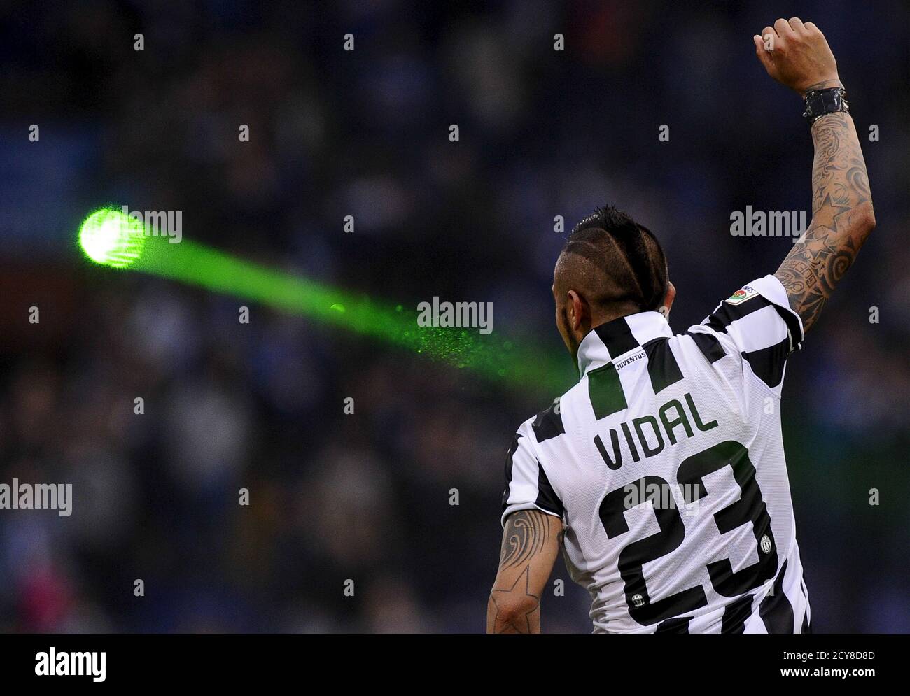 Juventus' Arturo Vidal celebrates at the end of their Serie A soccer match  against Sampdoria at the Marassi stadium in Genoa, Italy, May 2, 2015.  Juventus won a fourth successive Serie A