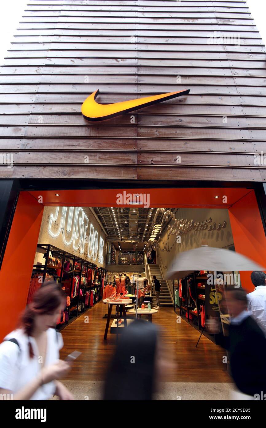 nike store farnsworth