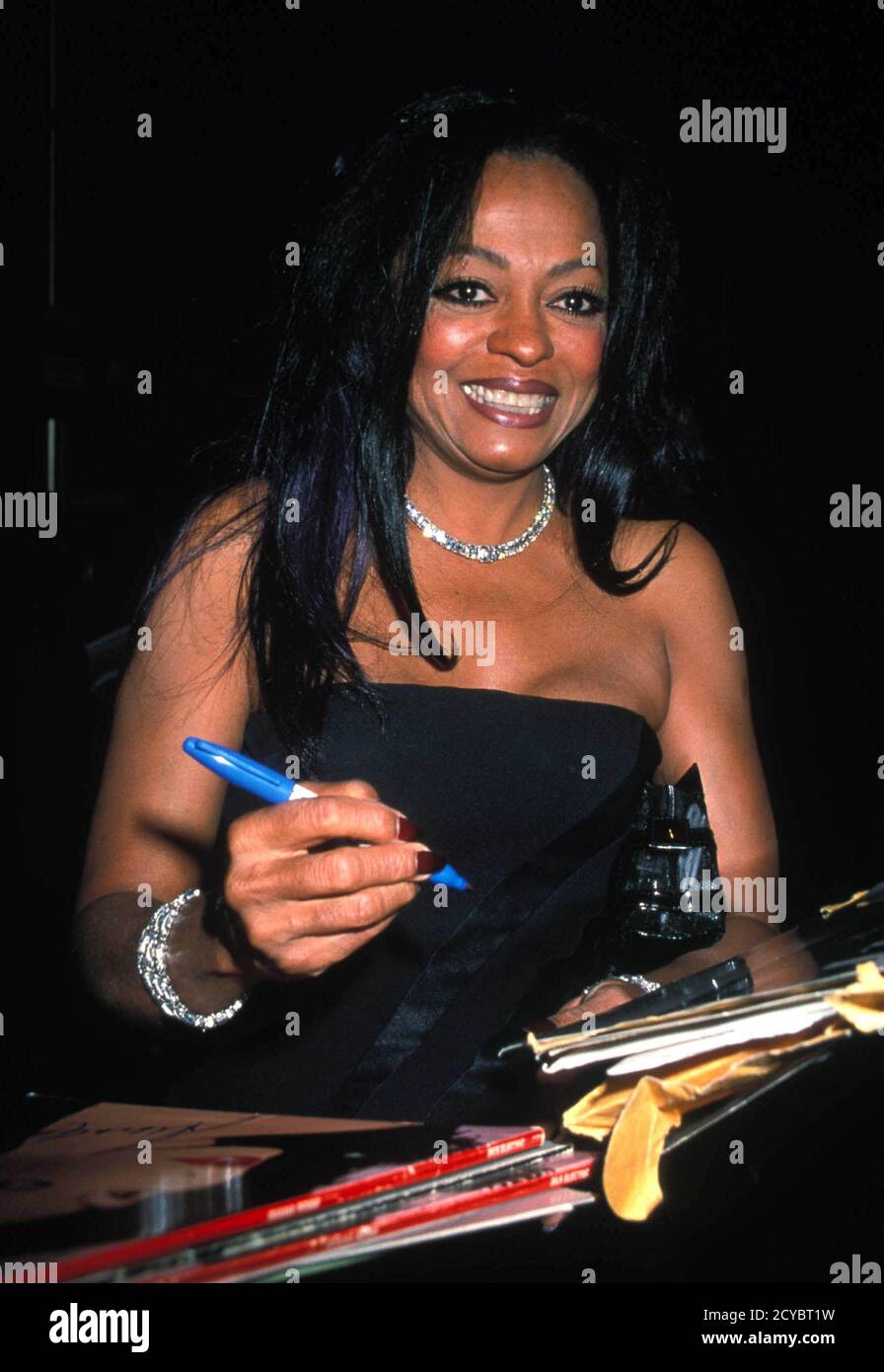 Diana Ross At The 29Th Annual Writers Hall Of Fame Awards At The ...
