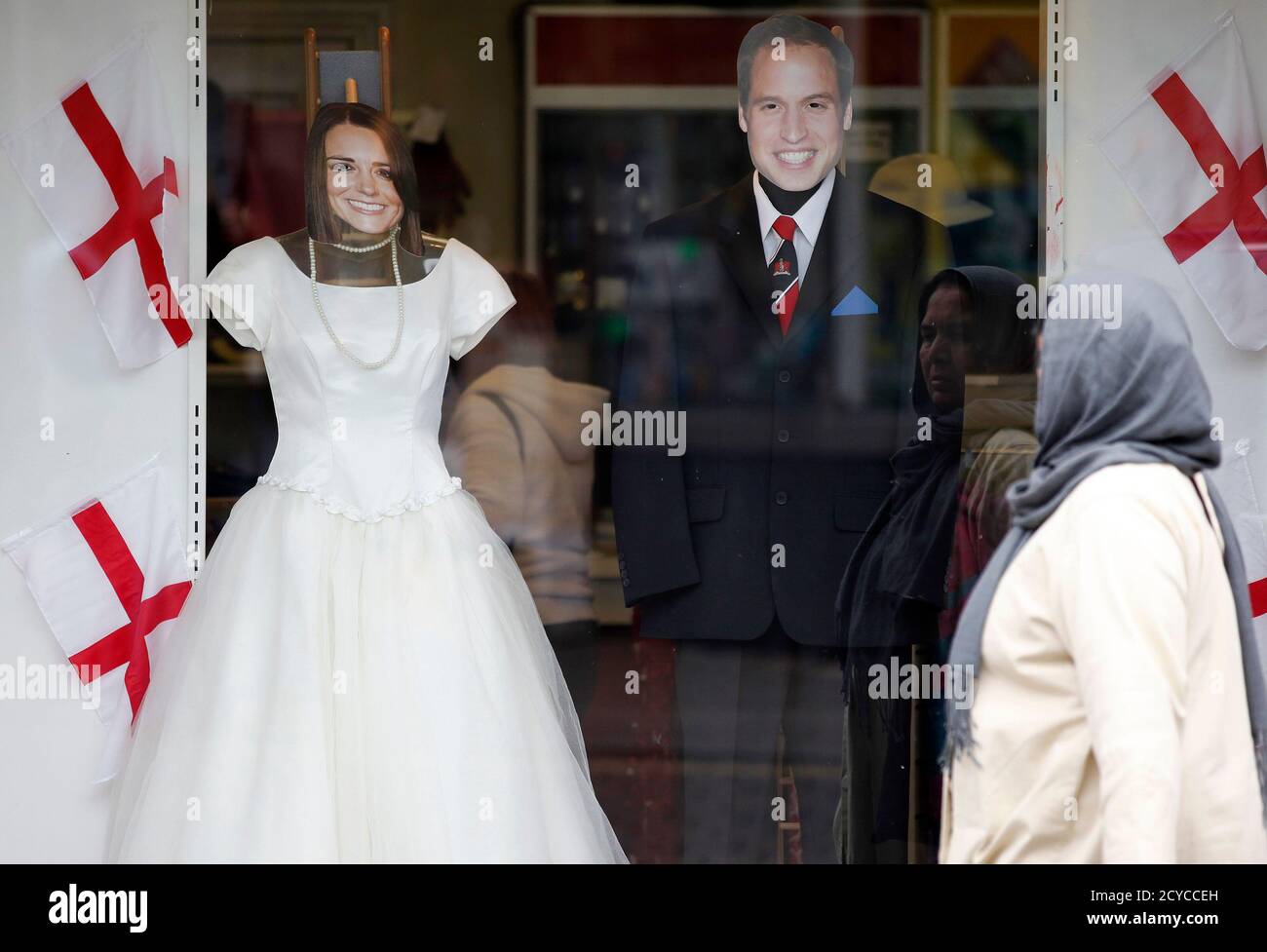 Wedding suit on mannequin hires stock photography and images Alamy