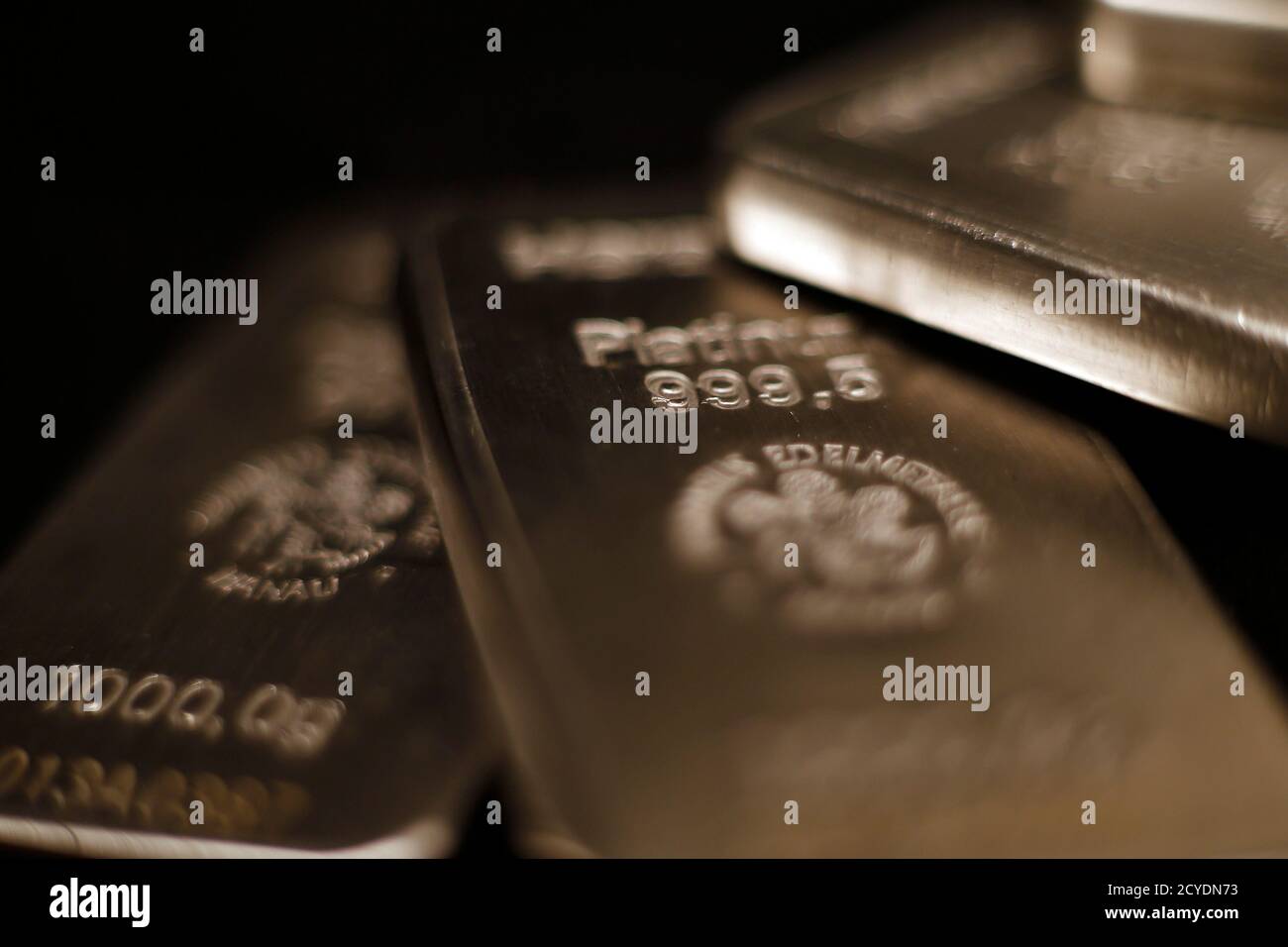 Platinum bars hi-res stock photography and images - Alamy