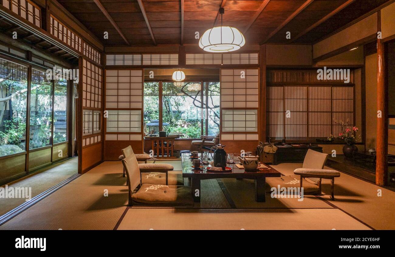 Traditional Japanese room at a ryokan in Kyoto, Japan Stock Photo Alamy