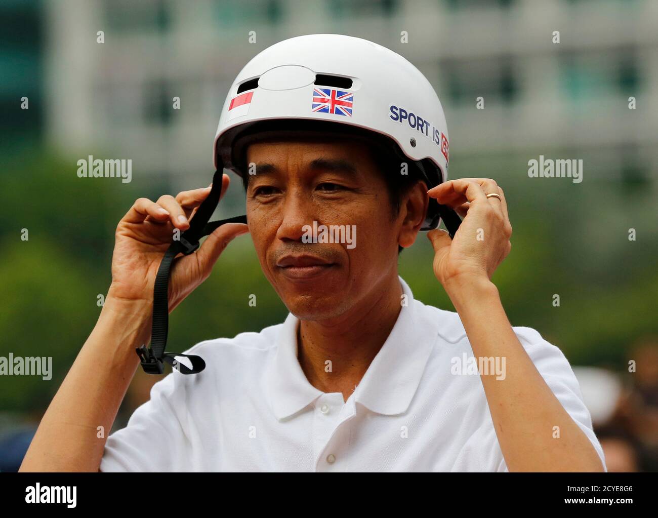 Boris Johnson Bike Helmet High Resolution Stock Photography And Images Alamy