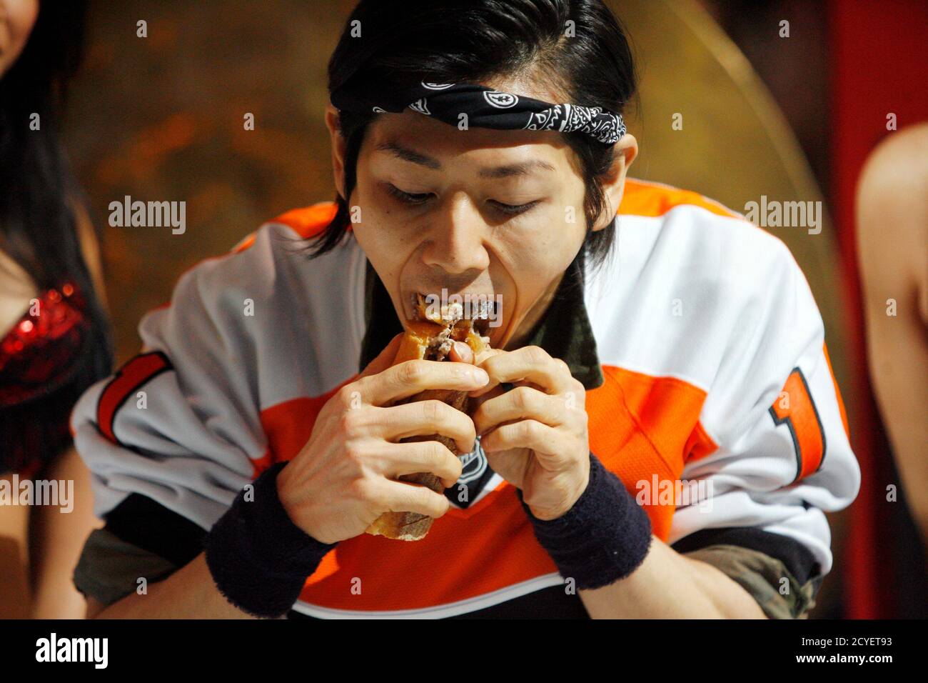 Chicken wing eater hires stock photography and images Alamy
