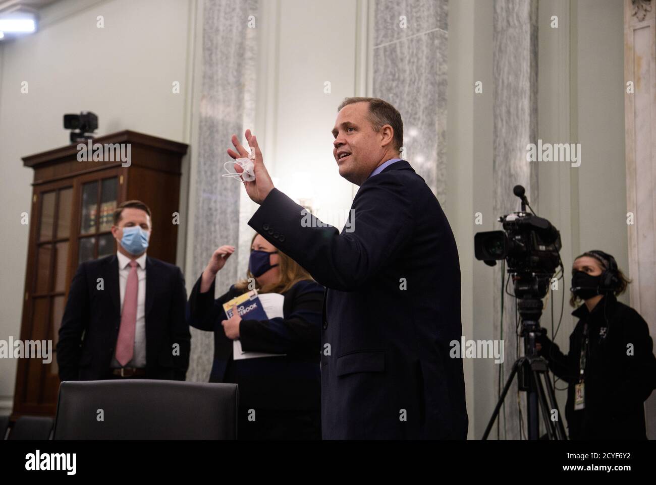 Washington, DC. 30th Sep, 2020. NASA Administrator Jim Bridenstine waves after testifying before the US Senate Commerce, Science and Transportation committee on Capitol Hill in Washington, DC, on September 30, 2020.Credit: Nicholas Kamm/Pool via CNP | usage worldwide Credit: dpa/Alamy Live News Stock Photo