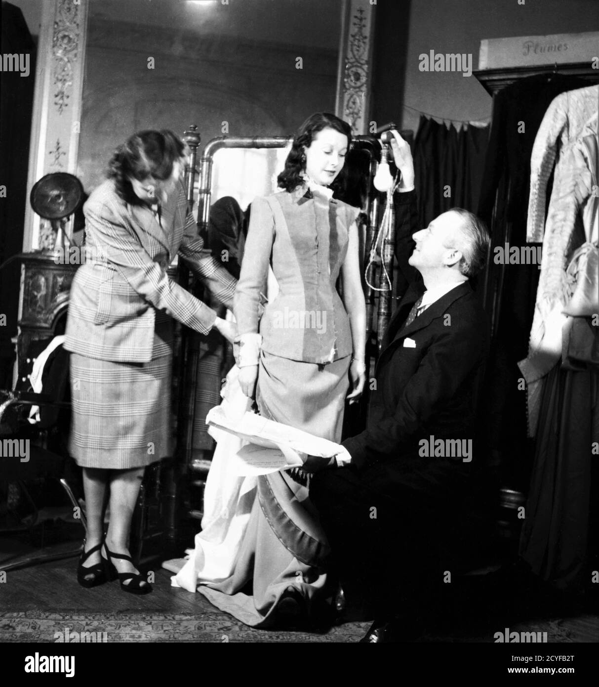 VIVIEN LEIGH costume fitting with CECIL BEATON for ANNA KARENINA 1948 ...