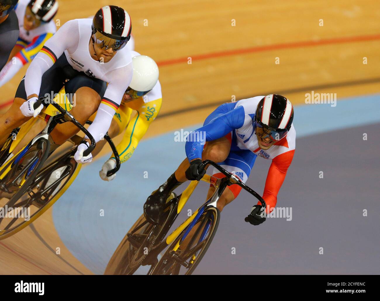 barbermaskine Dømme Søgemaskine optimering France's Mickael Bourgain (R) leads Germany's Maximilian Levy in the track  cycling men's keirin second round at the Velodrome during the London 2012  Olympic Games August 7, 2012. REUTERS/Cathal McNaughton (BRITAIN -