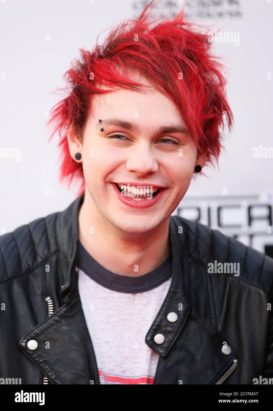 Michael Clifford Of 5 Seconds Of Summer Arrives At The 42nd American Music Awards In Los Angeles California November 23 14 Reuters Danny Moloshok United States s Entertainment Music Americanmusicawards Arrivals Stock Photo Alamy