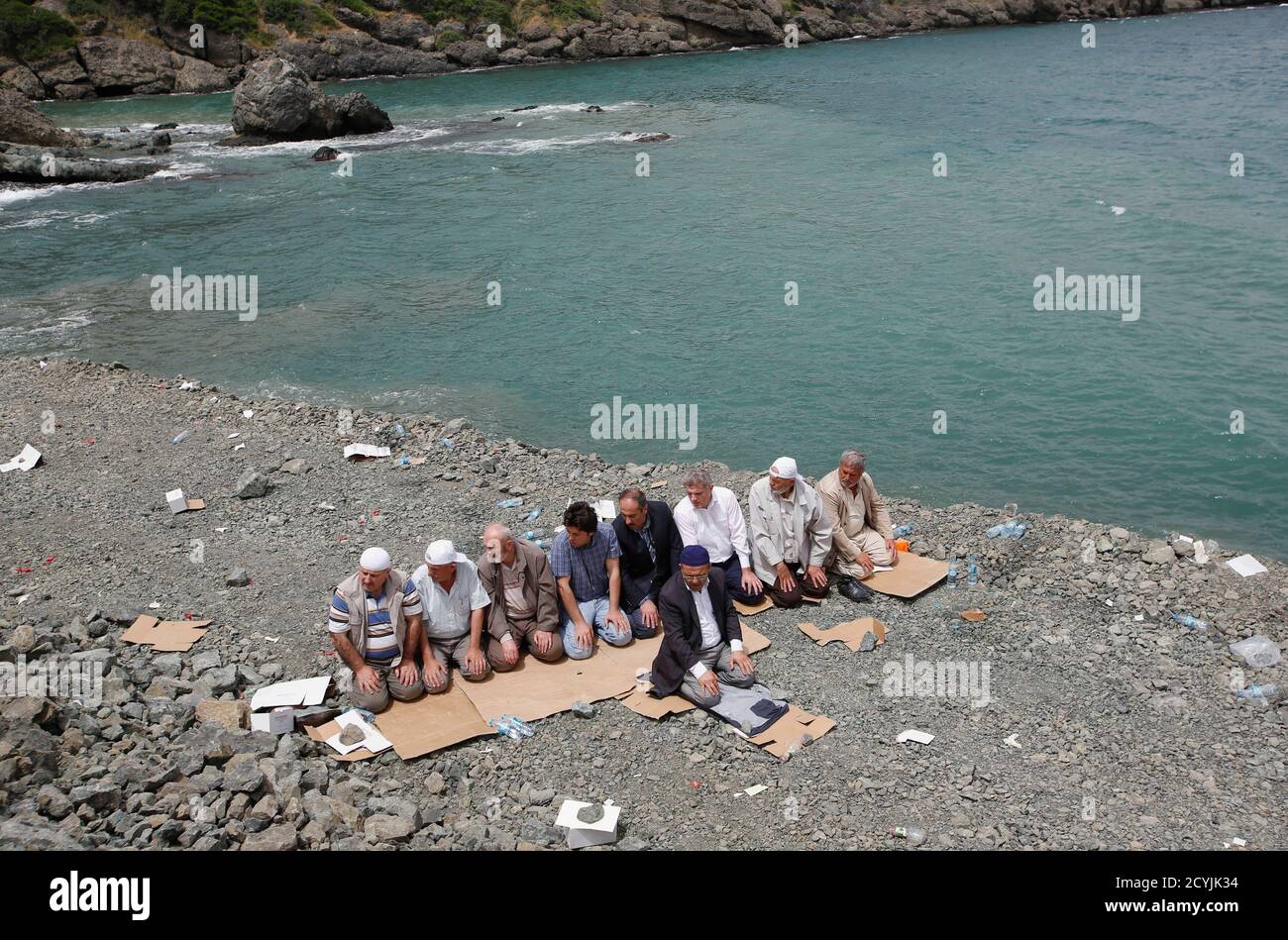 Supporters Of Turkey S Prime Minister Tayyip Erdogan S Justice And Development Party Offer Their Noon Prayers By