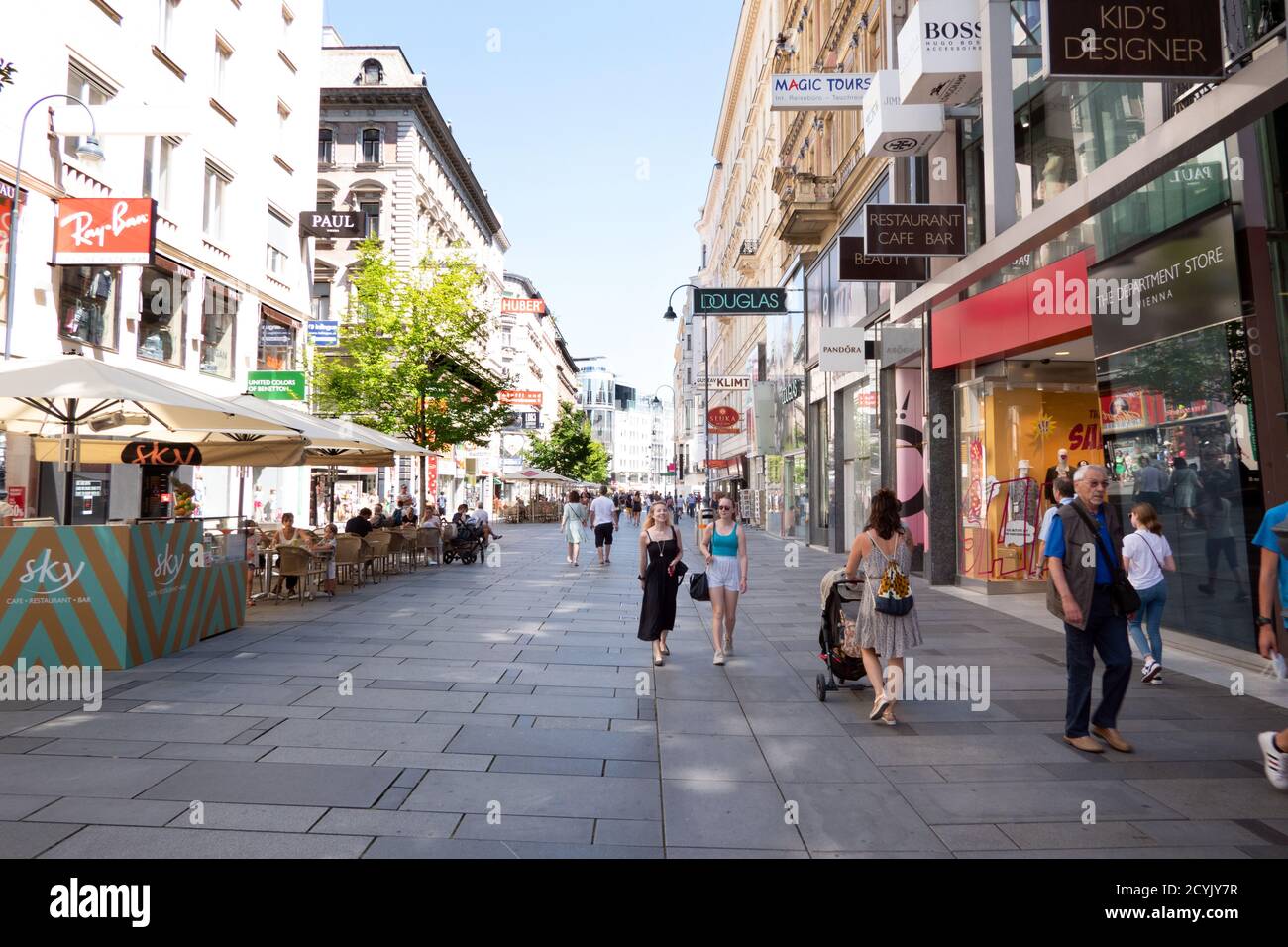 Kaertner or Kärntner Strasse in Vienna, Austria, Europe with shop, store  and people shopping in the street. Austrian city landscape, Wien lifestyle  Stock Photo - Alamy