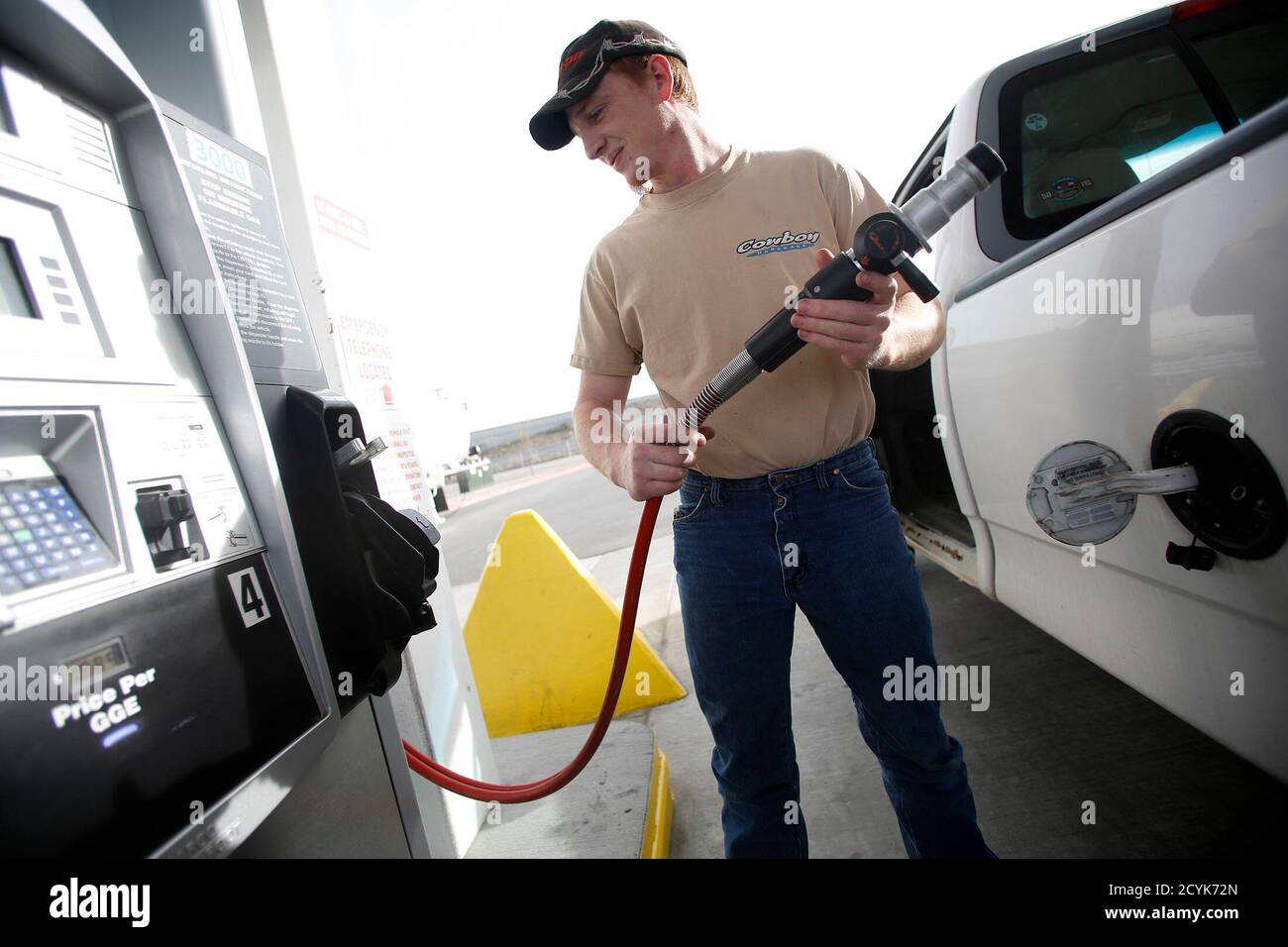 Cng stations hires stock photography and images Alamy