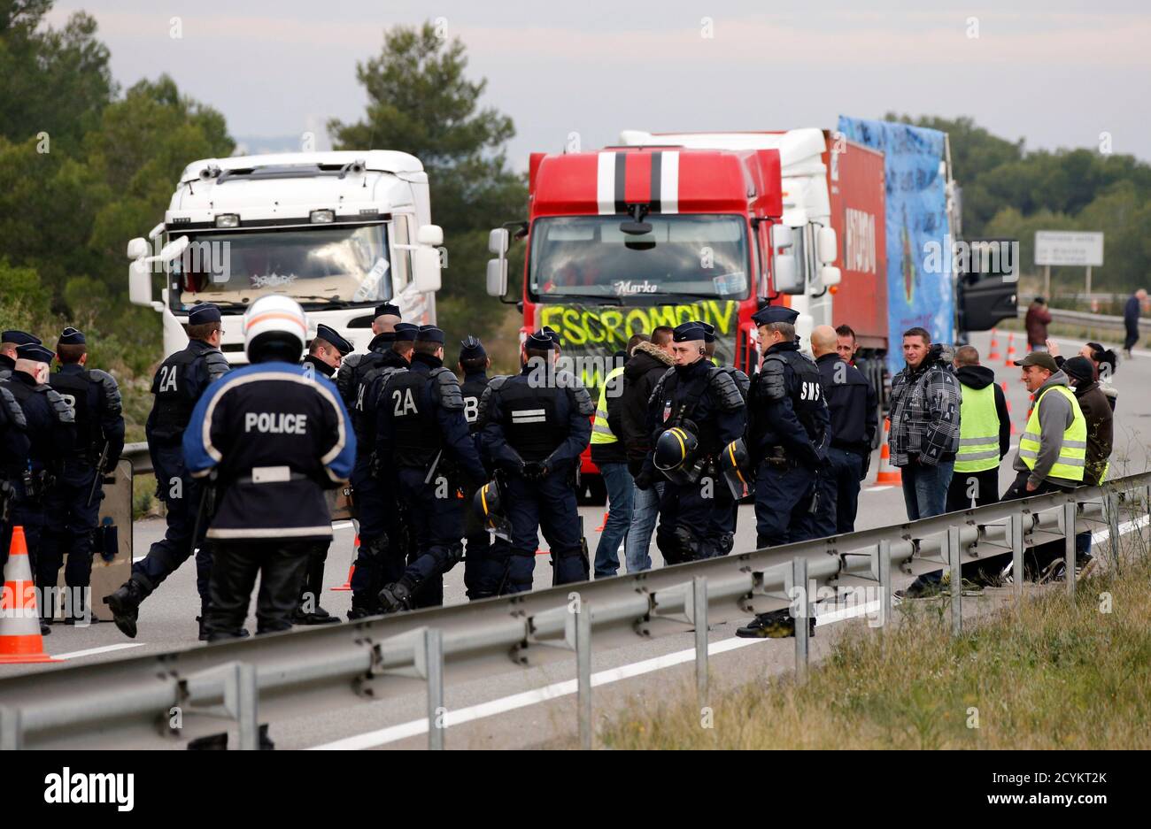 crs french riot police force high resolution stock photography and images alamy
