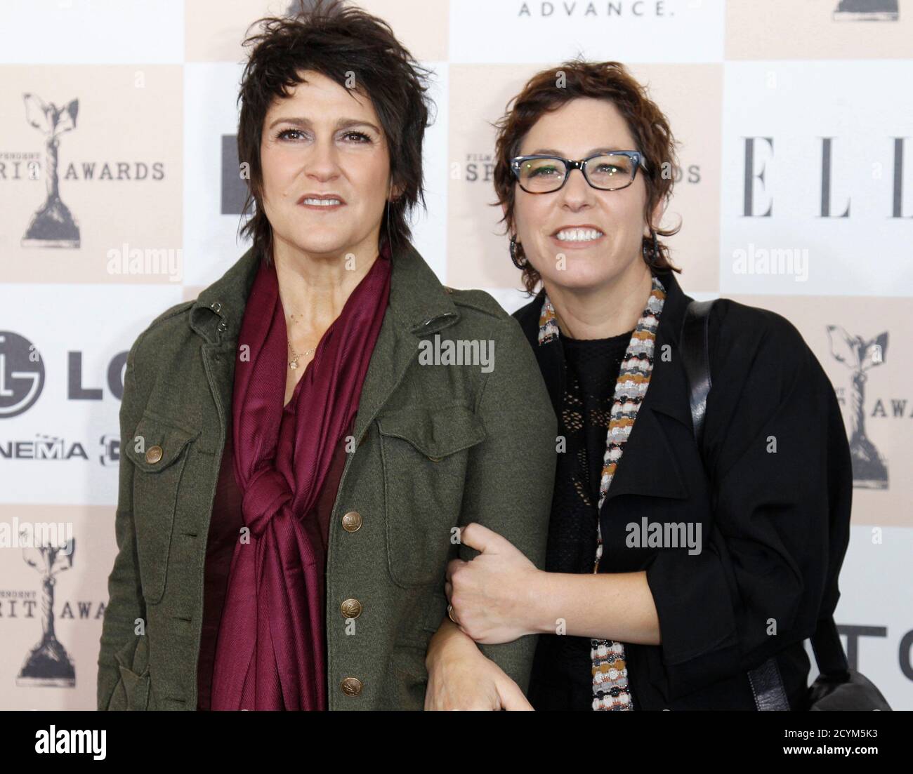 Musician Wendy Melvoin and partner director Lisa Cholodenko (R) from "The  Kids Are All Right" arrive at the 2011 Film Independent Spirit Awards in  Santa Monica, California February 26, 2011. REUTERS/Danny Moloshok (