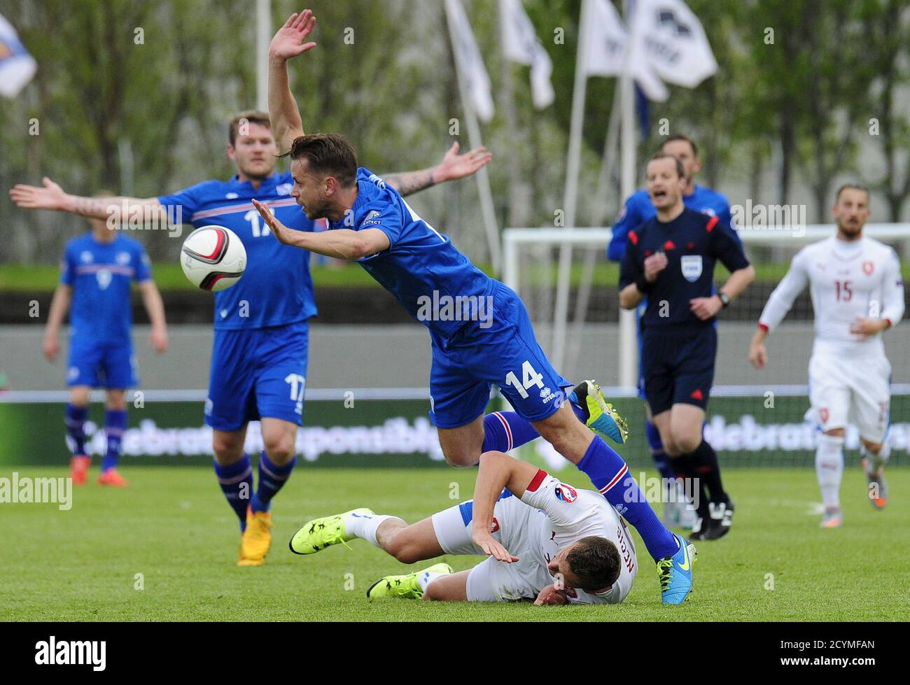 Iceland S Kari Arnason Front Top Fights For The Ball With Czech Republic S Tomas Necid During Their Euro 16 Qualifying Soccer Match In Reykjavik Iceland June 12 15 Reuters Sigtryggur Johannsson Stock Photo Alamy