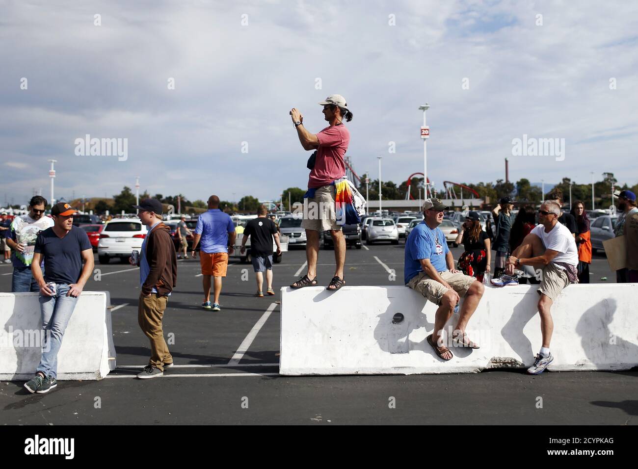 Grateful Dead fans gather outside Levi's Stadium before Grateful Dead's 'Fare Thee Well: Celebrating 50 Years of Grateful Dead' farewell tour in Santa Clara, California June 27, 2015. REUTERS/Stephen Lam Stock Photo