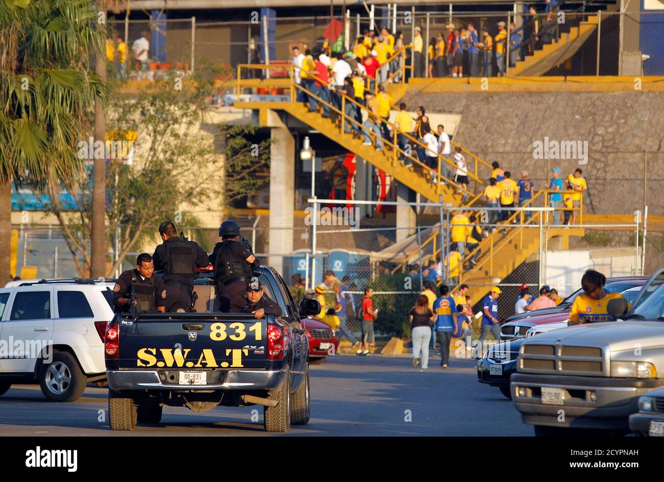swat team america high resolution stock photography and images alamy