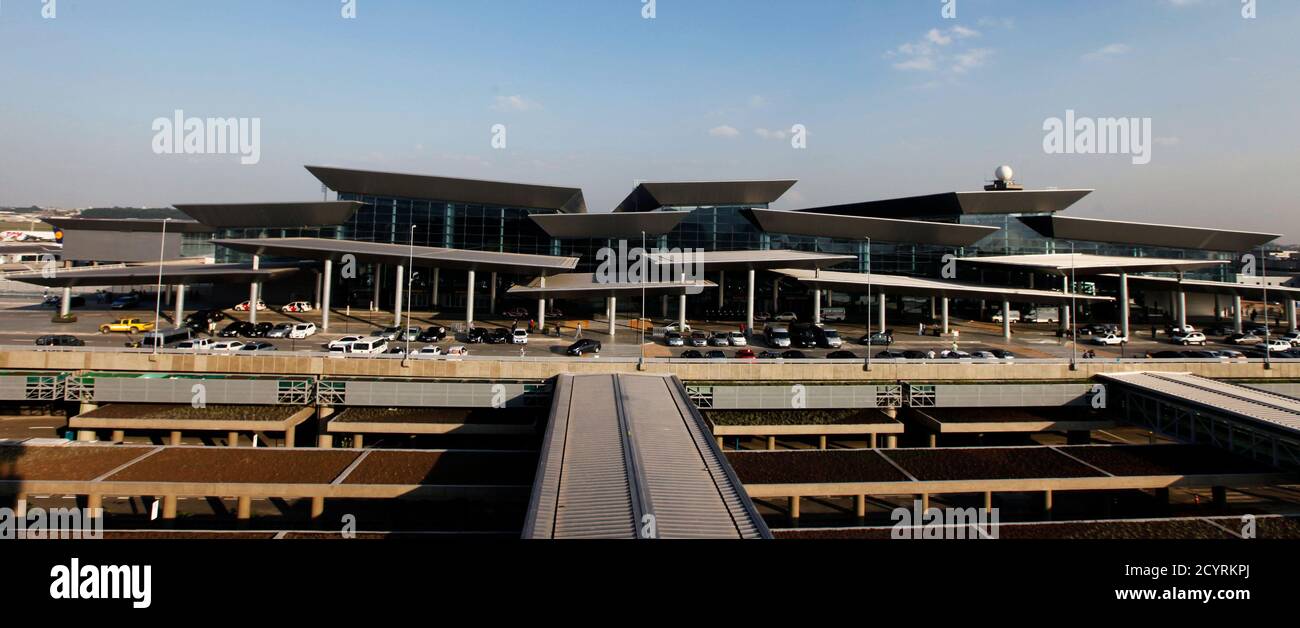 A general view of the new Terminal 3 at Guarulhos International airport in Sao Paulo May 20, 2014. The new terminal includes 20 departure gates, a runway with a capacity for 34 aircraft, and is expected to receive 12 million passengers each year. REUTERS/Paulo Whitaker (BRAZIL - Tags: TRANSPORT SPORT SOCCER WORLD CUP) Stock Photo