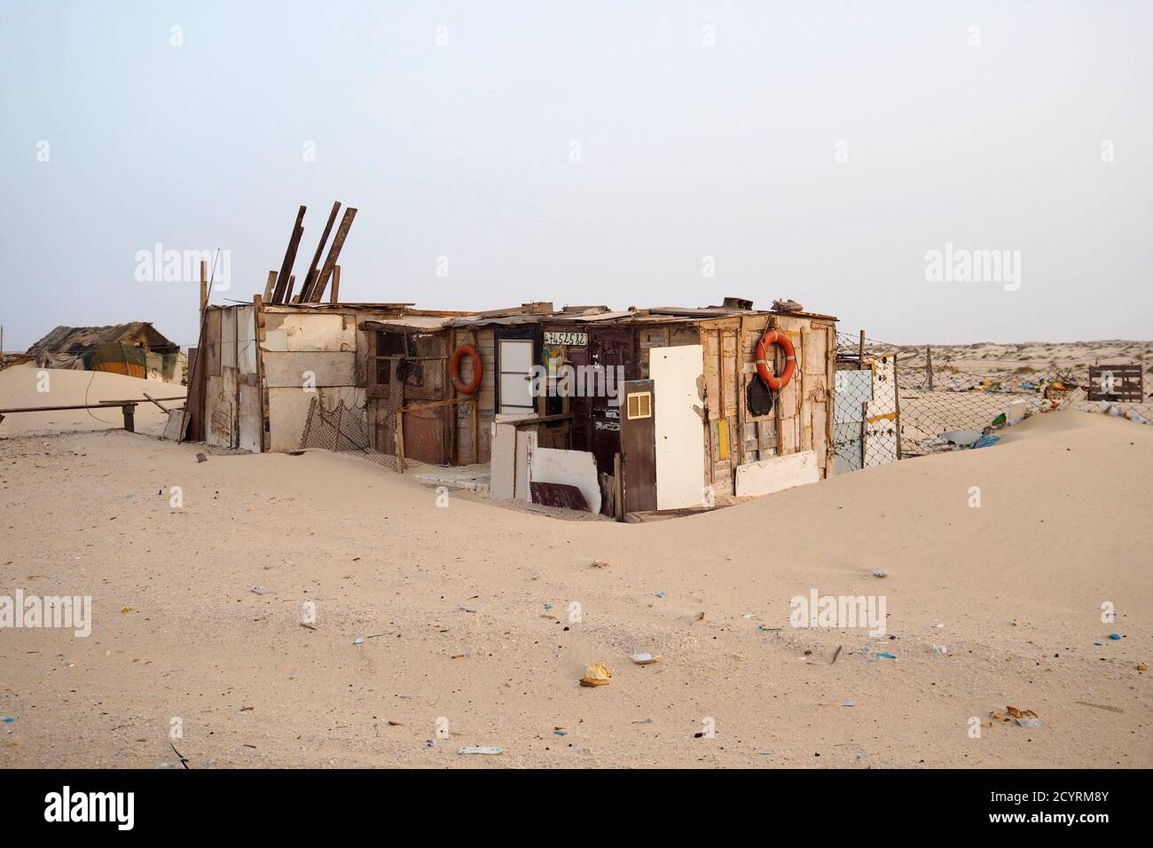 Mauritania house in desert hires stock photography and images Alamy