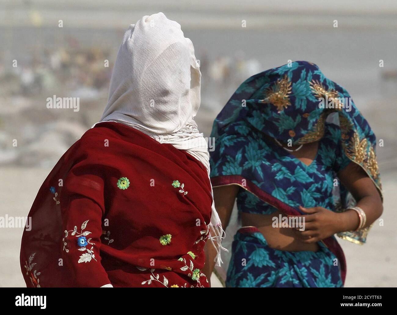 Women With Their Faces Covered Walk On The Bank Of The Ganges River During A Dust Storm On A Hot Summer Day In Allahabad India June 9 15 Temperature In Allahabad On Women With Their Faces Covered Walk On The Bank Of The Ganges River During A Dust Storm On A Hot Summer Day In Allahabad India June 9 15 Temperature In Allahabad On