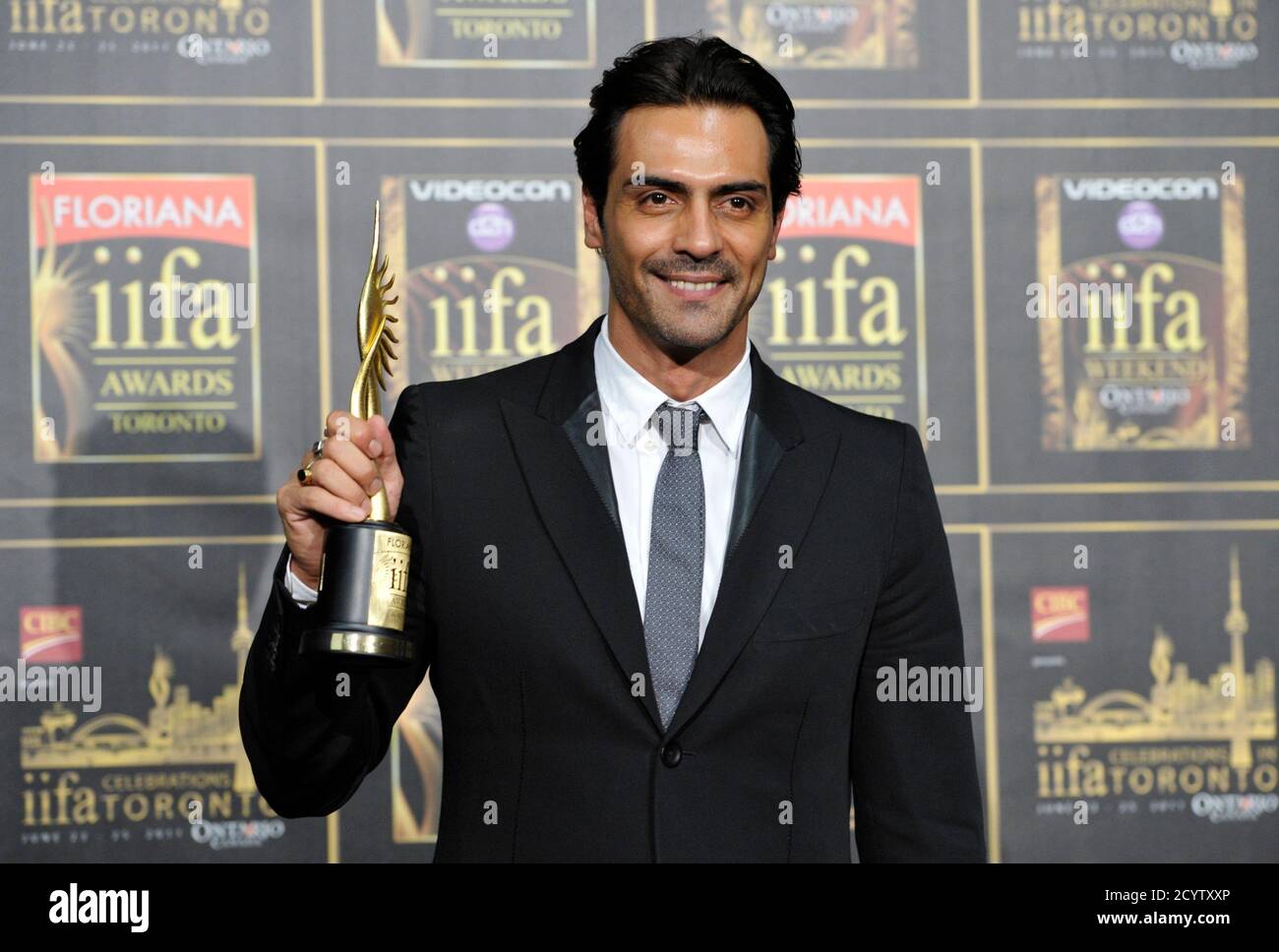Bollywood Actor Arjun Rampal Poses With His Award For Best Supporting Male For His Role In Kathy bates, richard jewell check out clips and interviews below with the five nominees for this year's academy award for best i had to, as an actor, create a character of bobi, otherwise it would have been robotic. alamy