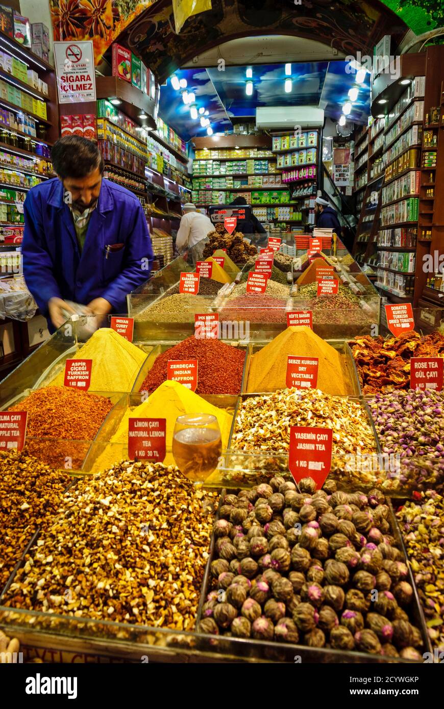 Bazar de las especias o mercado egipcio (Miçir Çarsisi). Estambul. Turquia. Asia. Stock Photo