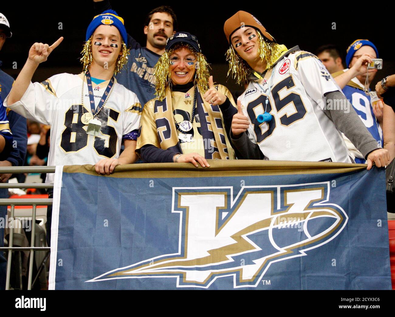 Winnipeg Blue Bombers Fans Cheer Inside Bc Place Stadium Before The Start Of The Cfl S 99th Grey Cup Football Game Against The Bc Lions In Vancouver British Columbia November 27 2011 Reuters Mark