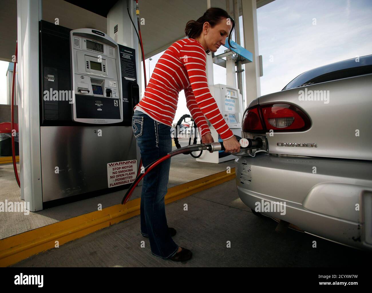 Cng stations hires stock photography and images Alamy