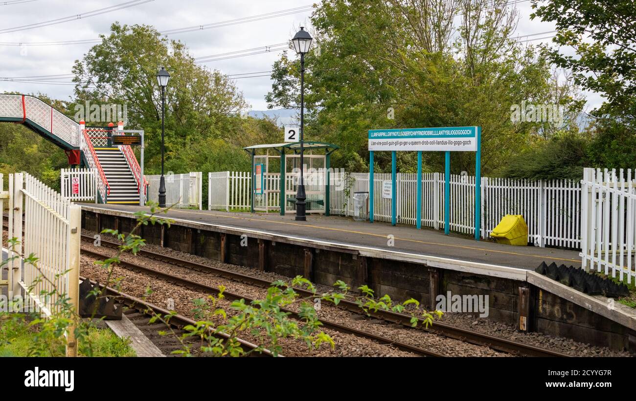 Llanfair PG Station - the Longest Name in The UK (Llanfairpwllgwyngyllgogerychwyrndrobwllllantysiliogogogoch,) Stock Photo