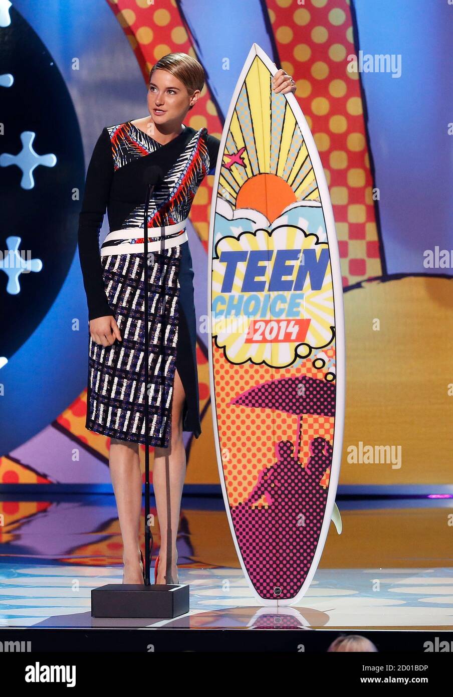 Shailene Woodley Accepts The Award For Choice Movie Actress Action Adventure For Divergent During The Teen Choice Awards 2014 In Los Angeles California August 10 2014 Reuters Mario Anzuoni United States Tags Entertainment