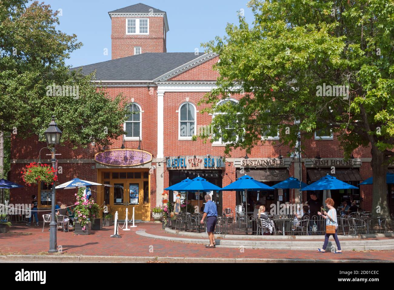 Sea Level Oyster Bar Restaurant in historical Market Square, Newburyport, Massachusetts, United States, USA Stock Photo