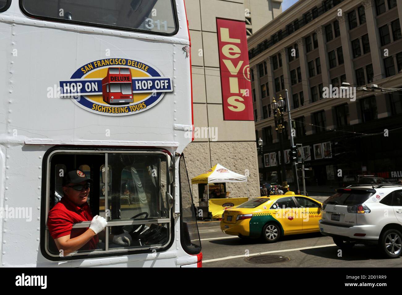 Levis store san francisco hi-res stock photography and images - Alamy