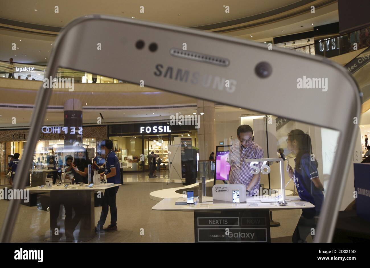 fossil queensbay mall