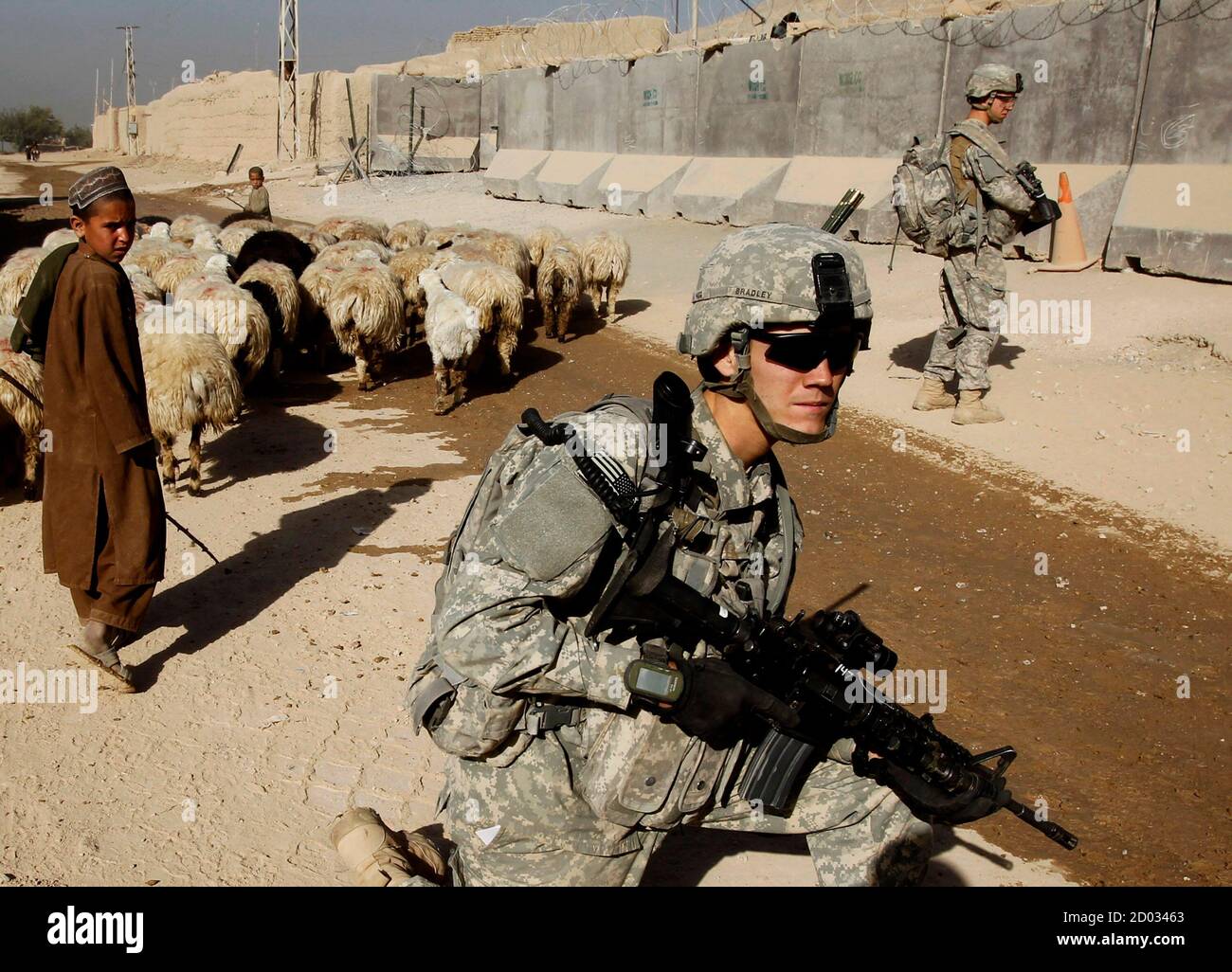 1 4 infantry battalion hi-res stock photography and images - Alamy