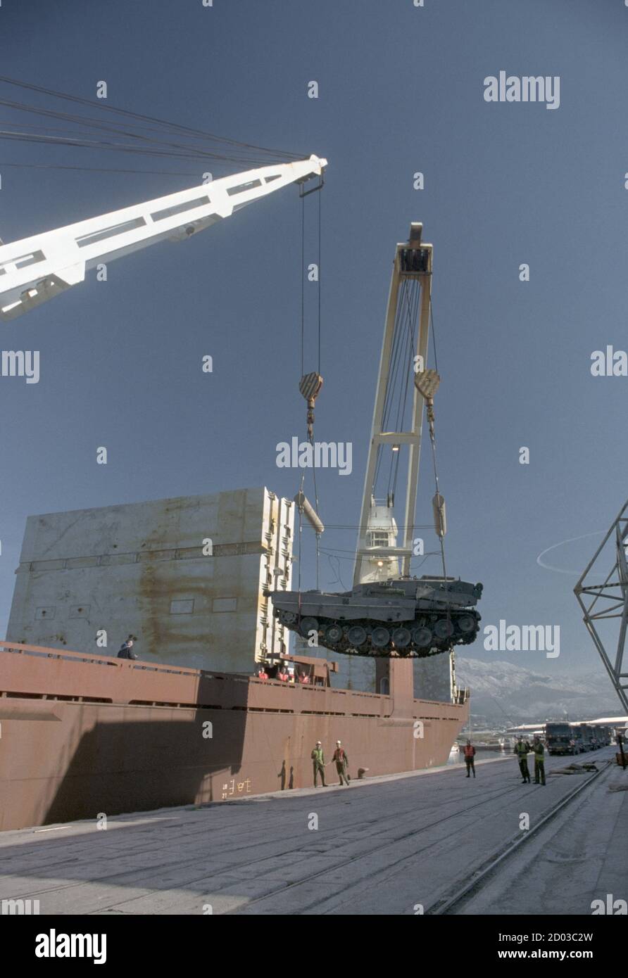 18th January 1996 During the war in Bosnia: a Dutch Leopard II Main Battle Tank being unloaded from a ship in the Croatian port of Split. Stock Photo
