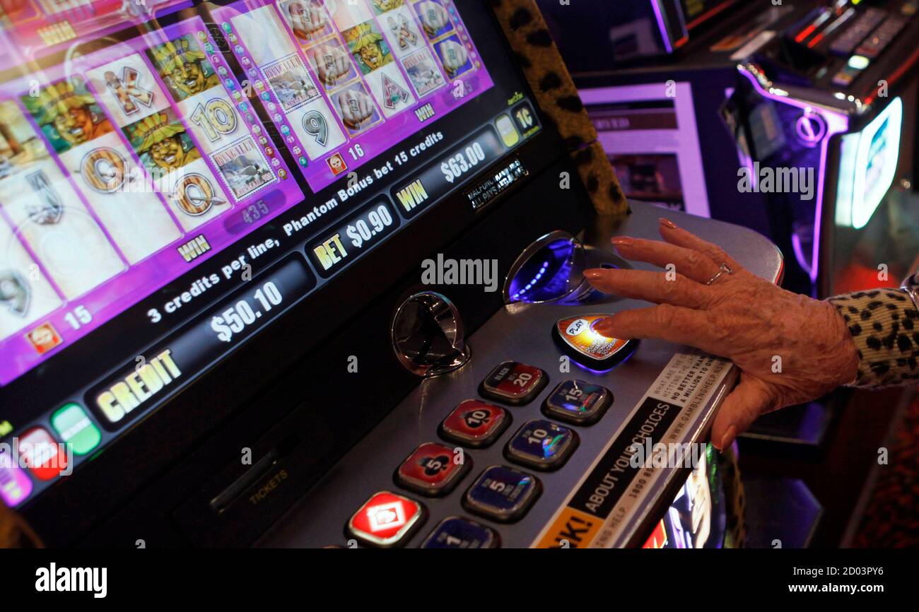 Gambling machine australia hires stock photography and images Alamy