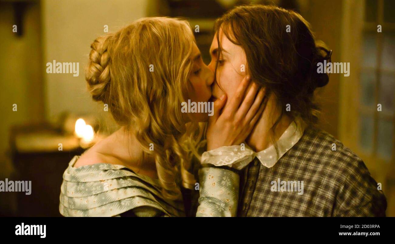 USA. Kate Winslet and Saoirse Ronan in a scene from the ©Neon ...