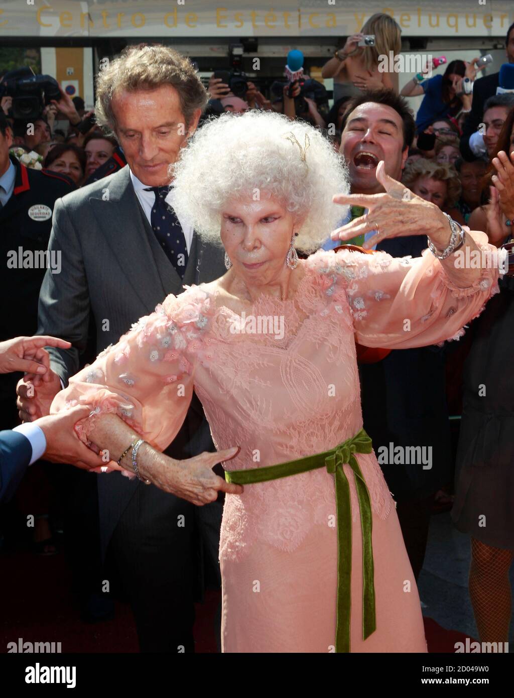 Children Of Spain S Duchess Of Alba Cayetana Fitz James Stuart Y Silva Maria Eugenia Martinez De Irujo L Cayetano Luis Martinez 2nd R And Alfonso Martinez R And Other Relatives Cry As They Children Of Spain S Duchess Of Alba Cayetana Fitz James Stuart Y Silva Maria Eugenia Martinez De Irujo L Cayetano Luis Martinez 2nd R And Alfonso Martinez R And Other Relatives Cry As They
