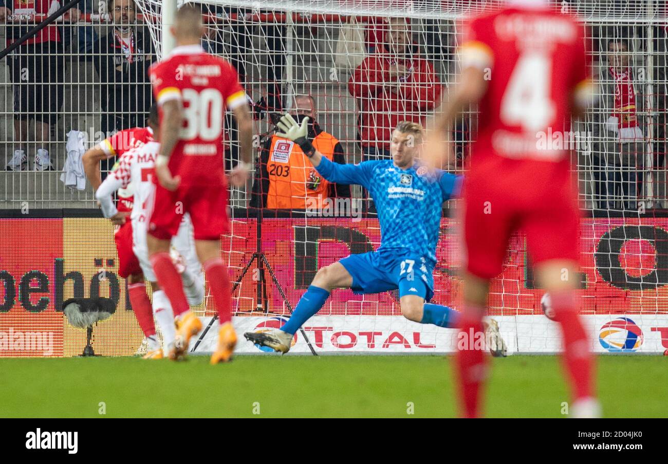 Robin Zentner 1 Fsv Mainz 05 High Resolution Stock Photography And Images Alamy