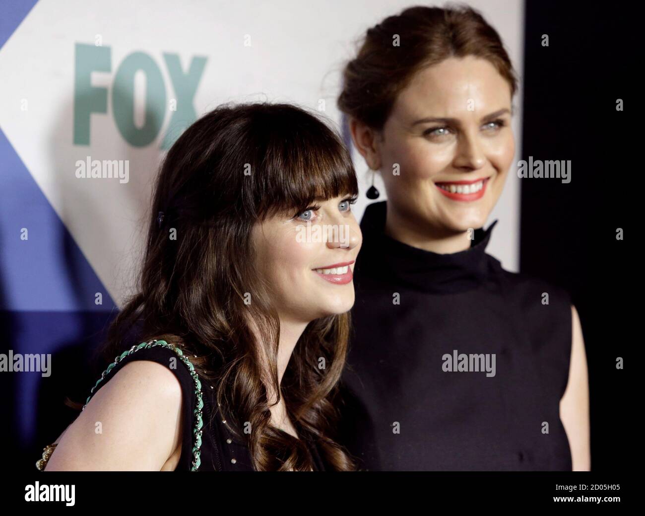 Zooey emily deschanel hi-res stock photography and images - Alamy