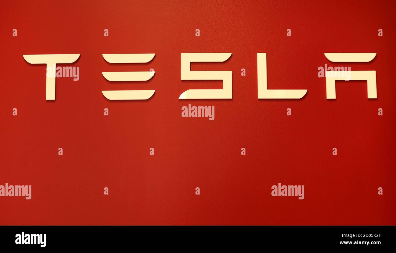 Tesla Motors Logo High Resolution Stock Photography and Images Alamy