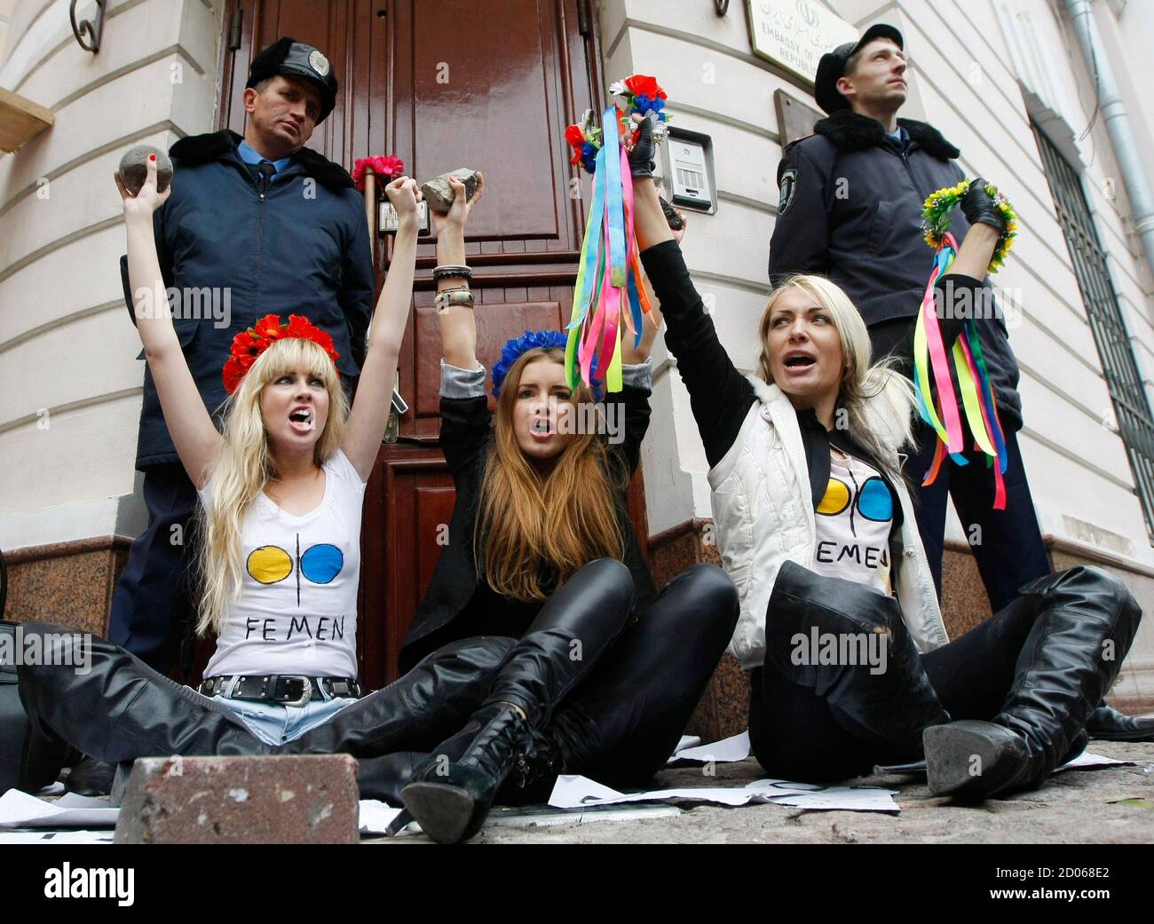 Femen iranian hi-res stock photography and images - Alamy