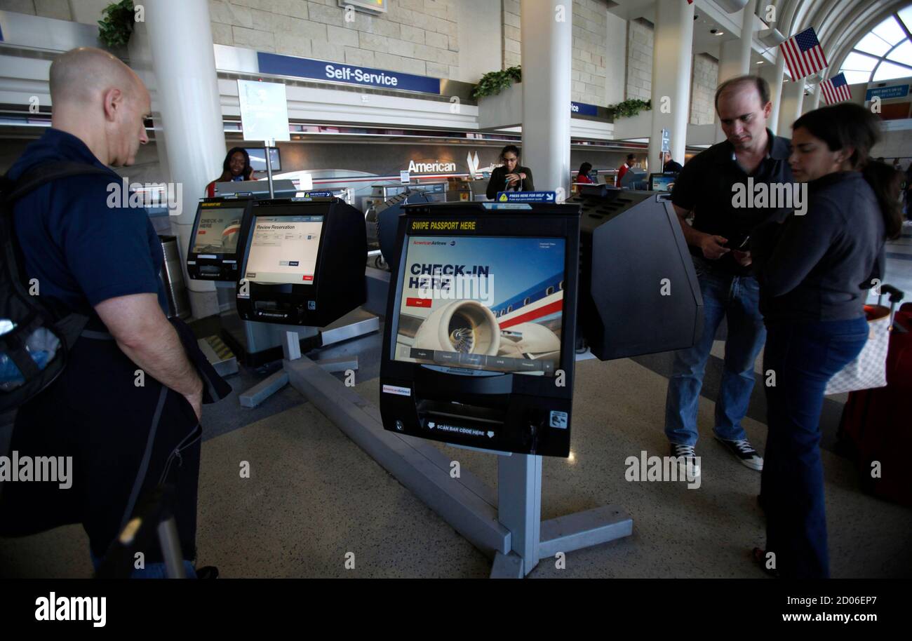 American airlines self check in hires stock photography and images Alamy