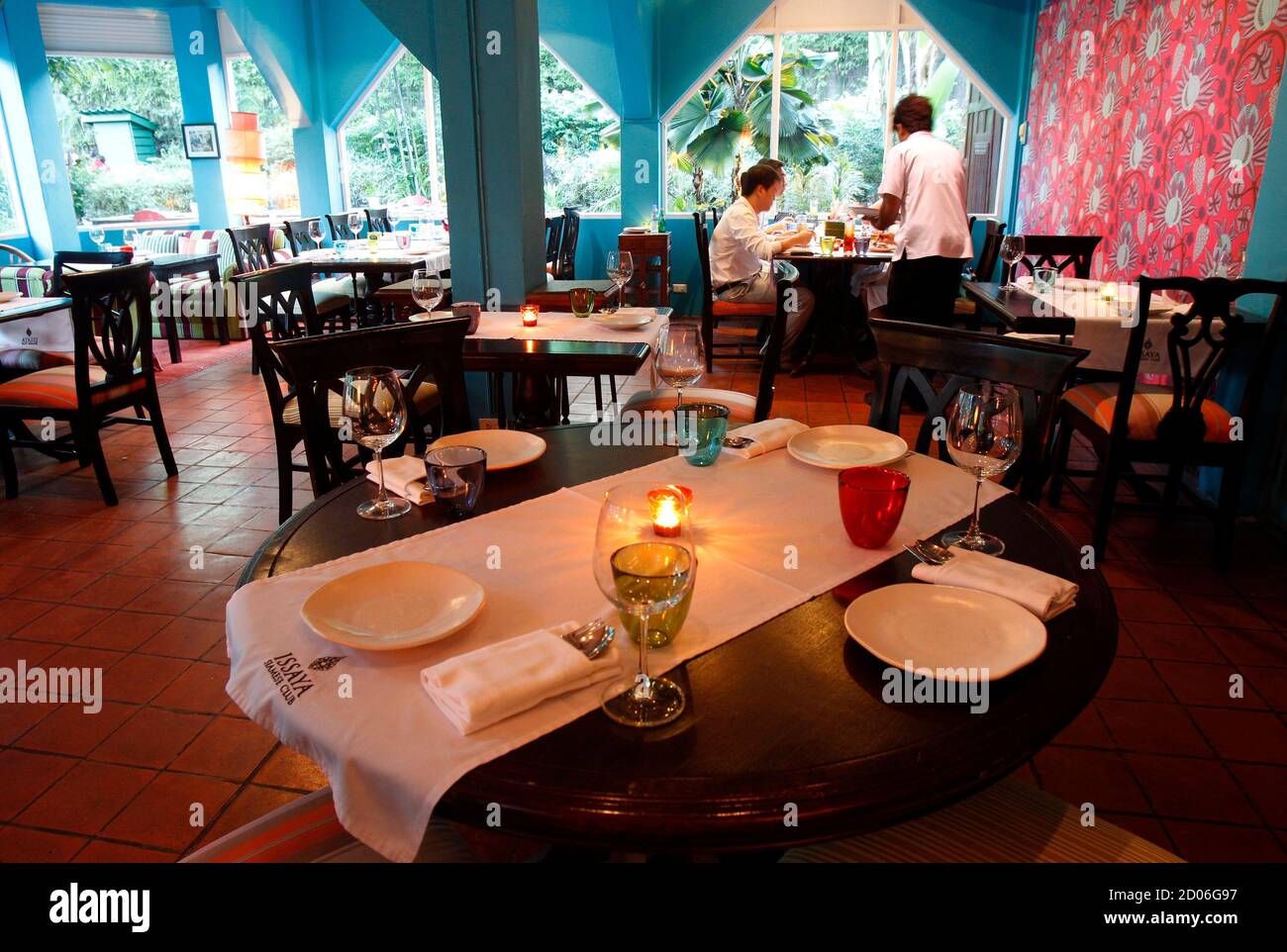 Customers Order At The Issaya Siamese Club In Bangkok S Central Business District May 13 13 Chef Ian Kittichai Has Launched The Issaya Siamese Club S First Cookbook Issaya Siamese Club Cookbook Innovative Thai