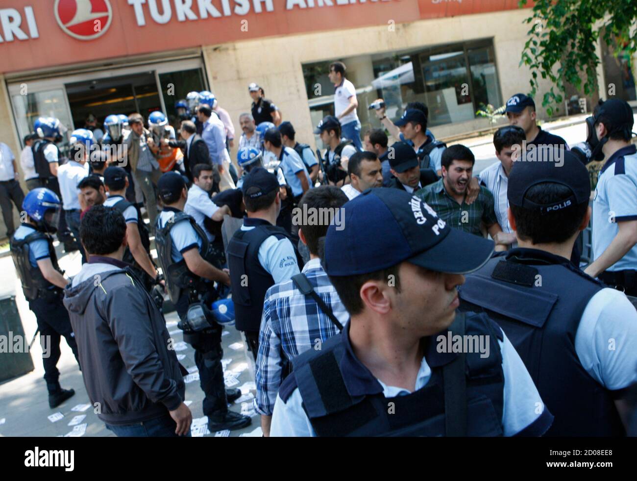 Turkish Airlines Office High Resolution Stock Photography And Images Alamy
