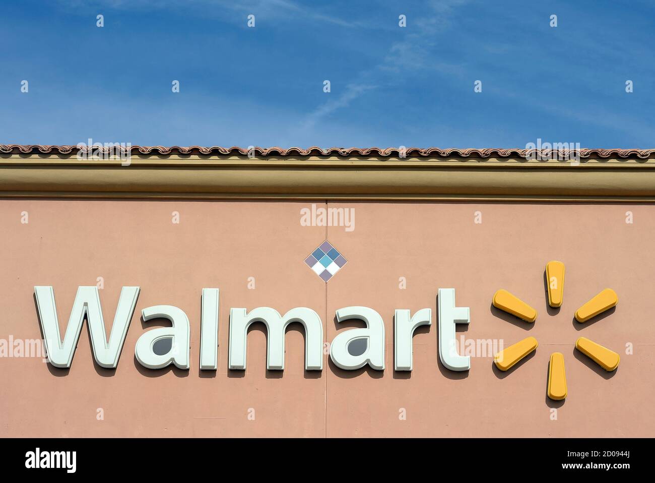 Walmart Retail Logo High Resolution Stock Photography And Images Alamy